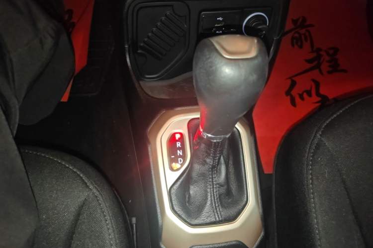 Used Jeep Renegade 2017 180T Automatic High-Energy Version Gear Lever