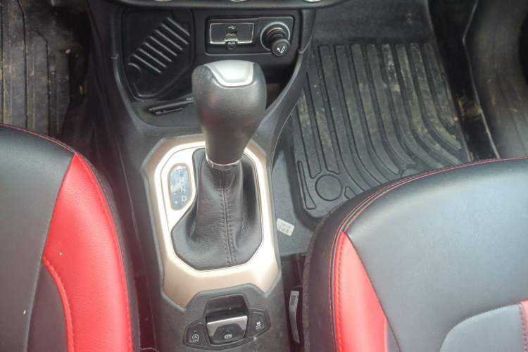 Used Jeep Renegade 2017 180T Automatic High-Energy Version Gear Lever