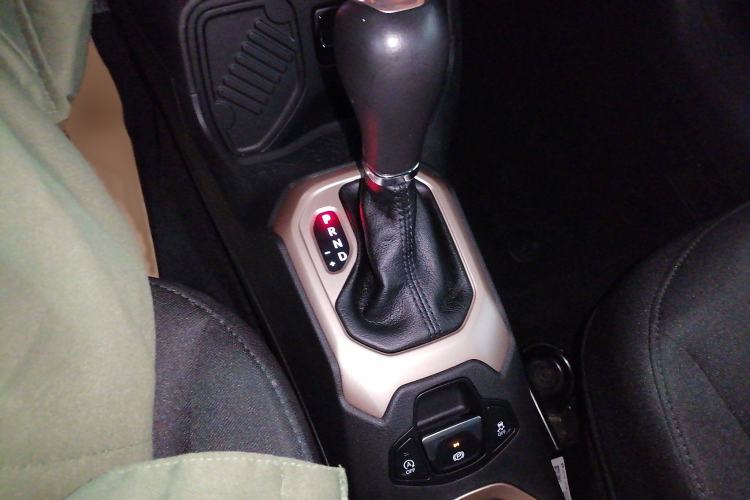 Used Jeep Renegade 2017 180T Automatic Jingneng Edition Gear Lever