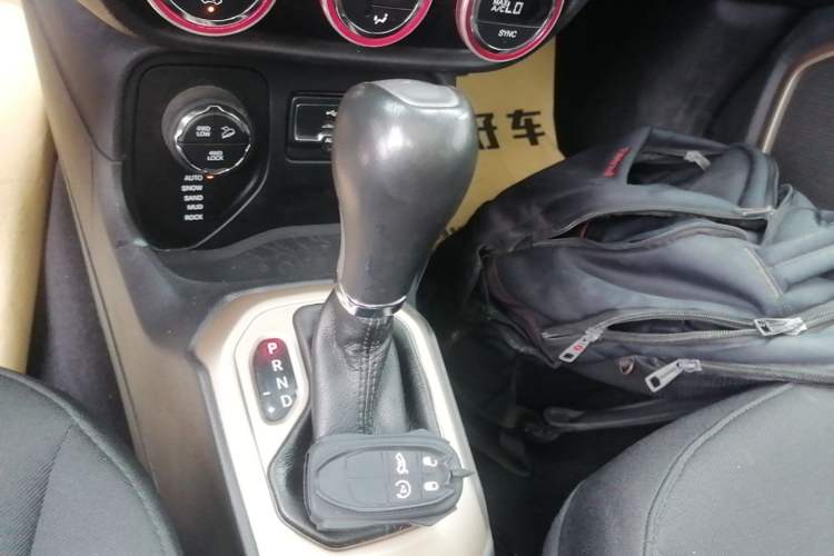 Used Jeep Renegade 2017 180TS Automatic Four-Wheel Drive Superior Edition Gear Lever