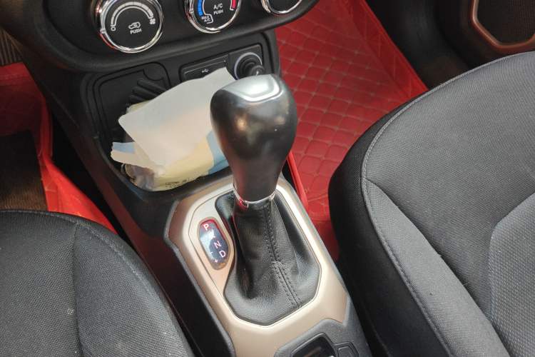 Used Jeep Renegade 2017 180T Automatic High-Energy Version Gear Lever