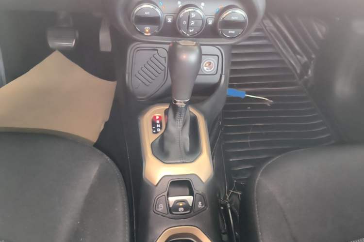Used Jeep Renegade 2017 180T Automatic Jingneng Edition Gear Lever