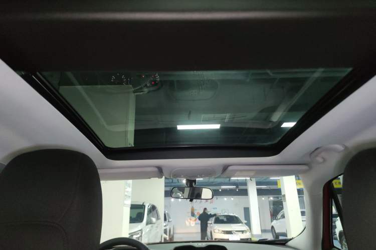 Used Jeep Renegade 2017 180T Automatic High-Energy Version Headliner