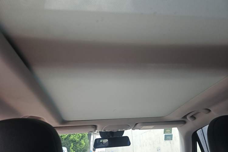 Used Jeep Renegade 2017 180T Automatic High-Energy Version Headliner
