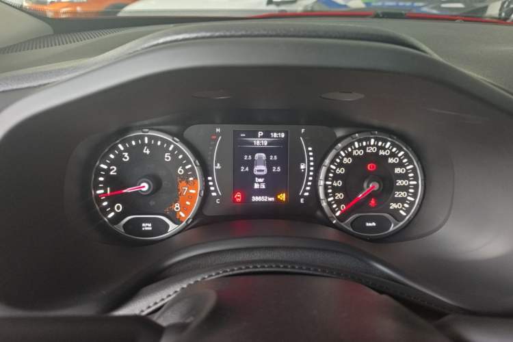 Used Jeep Renegade 2017 180T Automatic Jingneng Edition Instrument Cluster