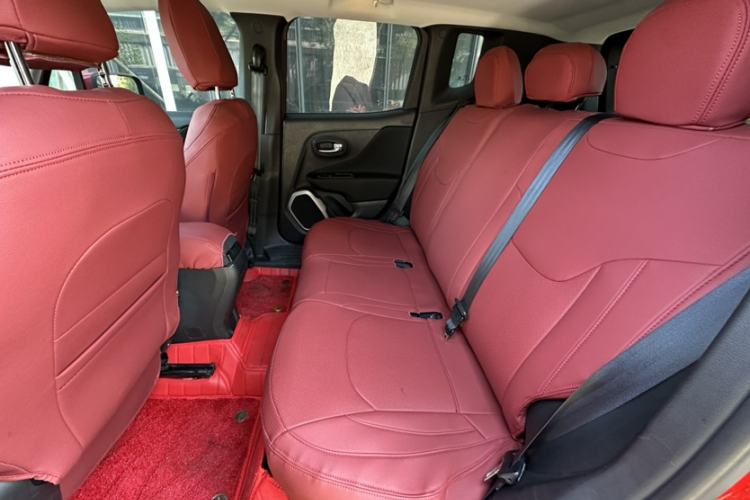 Used Jeep Renegade 2017 180T Automatic High-Energy Version Interior 1