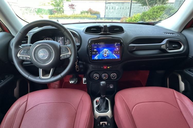 Used Jeep Renegade 2017 180T Automatic High-Energy Version Interior 2