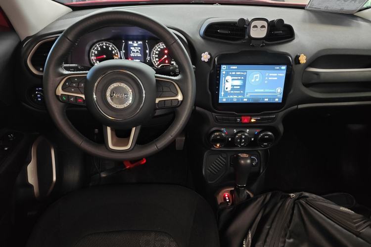 Used Jeep Renegade 2017 180T Automatic Jingneng Edition Interior 2