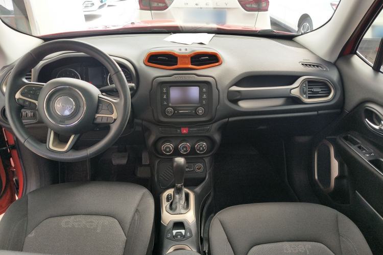 Used Jeep Renegade 2017 180T Automatic High-Energy Version Interior 3