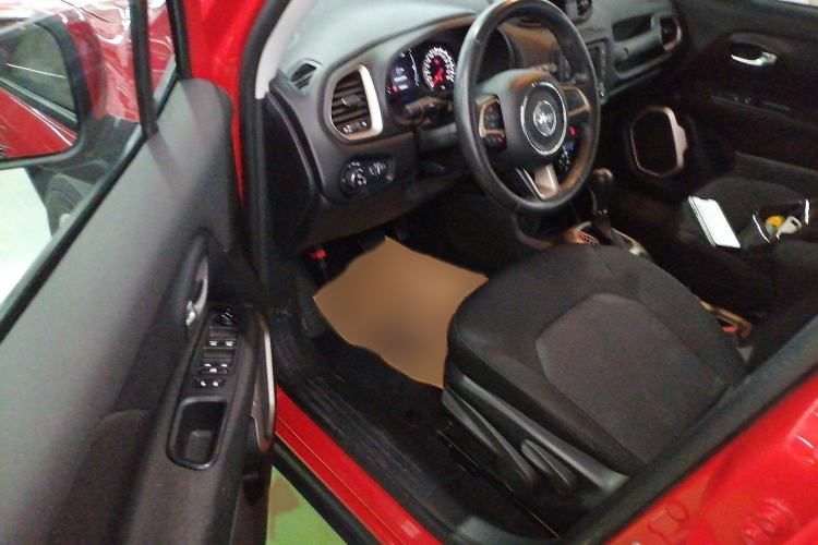 Used Jeep Renegade 2017 180T Automatic Jingneng Edition Interior 3