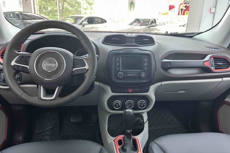 Used Jeep Renegade 2017 180T Automatic High-Energy Version Interior 5