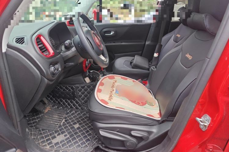 Used Jeep Renegade 2017 180T Automatic High-Energy Version Left Front Seat