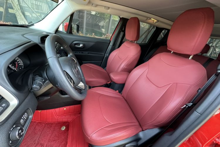 Used Jeep Renegade 2017 180T Automatic High-Energy Version Left Front Seat