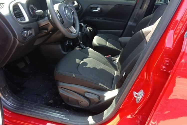 Used Jeep Renegade 2017 180T Automatic High-Energy Version Left Front Seat
