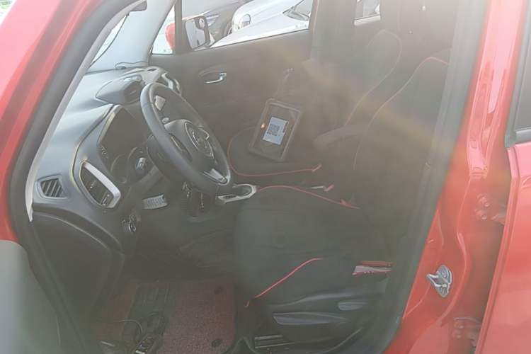 Used Jeep Renegade 2017 180T Automatic High-Energy Version Left Front Seat