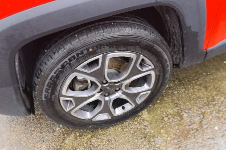 Used Jeep Renegade 2017 180T Automatic Smart Convertible Edition Left Front Wheel Hub