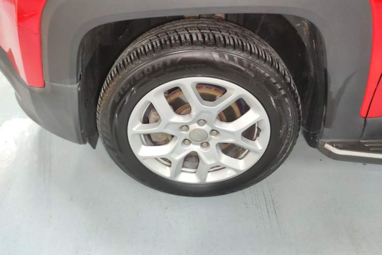 Used Jeep Renegade 2017 180T Automatic High-Energy Version Left Front Wheel Hub