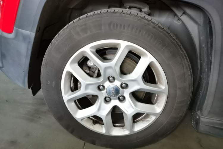 Used Jeep Renegade 2017 180T Automatic Jingneng Edition Left Front Wheel Hub