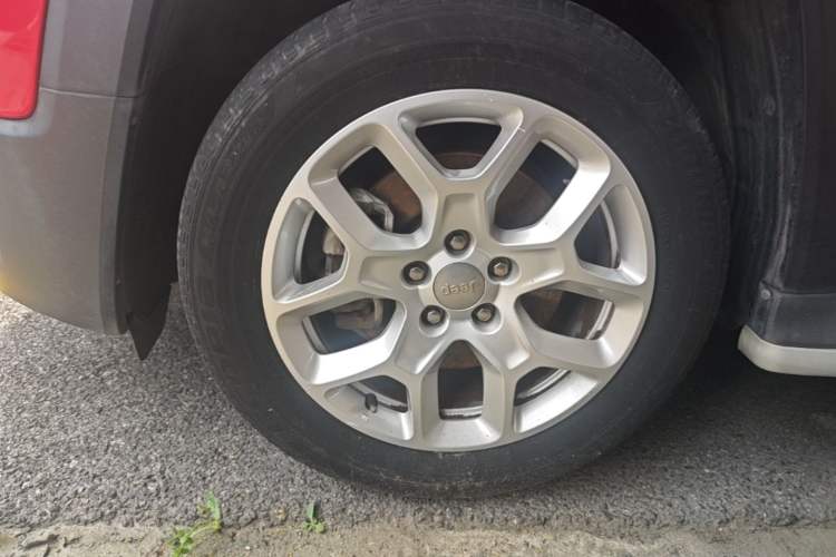 Used Jeep Renegade 2017 180T Automatic High-Energy Version Left Front Wheel Hub