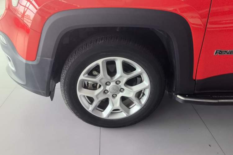Used Jeep Renegade 2017 180T Automatic High-Energy Version Left Front Wheel Hub