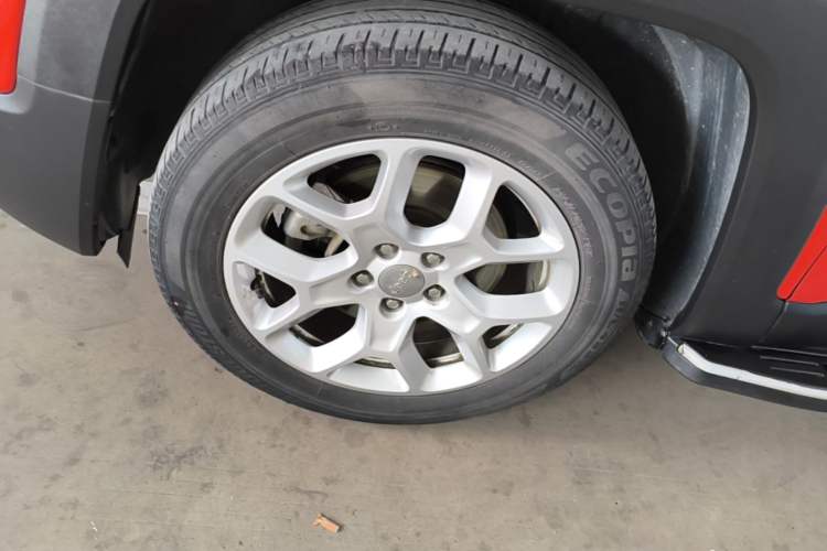 Used Jeep Renegade 2017 180T Automatic Jingneng Edition Left Front Wheel Hub