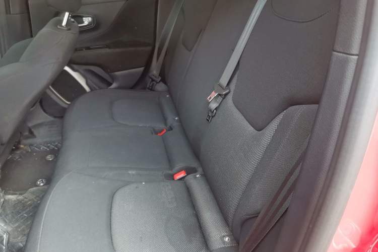 Used Jeep Renegade 2017 180T Automatic High-Energy Version Left Rear Seat