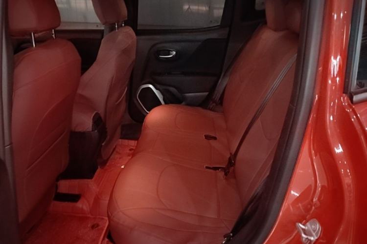 Used Jeep Renegade 2017 180T Automatic High-Energy Version Left Rear Seat