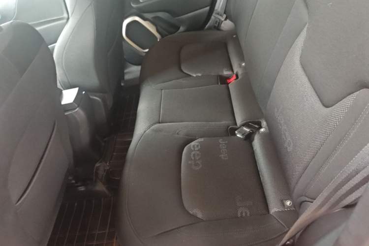 Used Jeep Renegade 2017 180T Automatic High-Energy Version Left Rear Seat