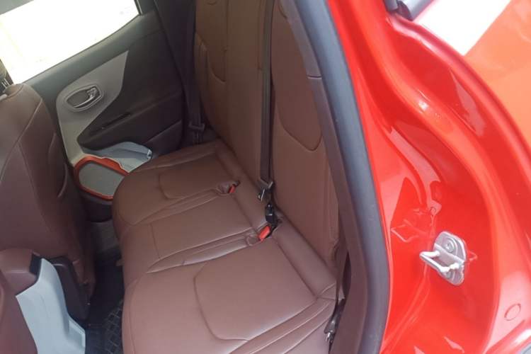 Used Jeep Renegade 2017 180T Automatic High-Energy Version Left Rear Seat