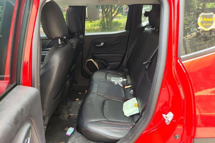 Used Jeep Renegade 2017 180T Automatic High-Energy Version Left Rear Seat