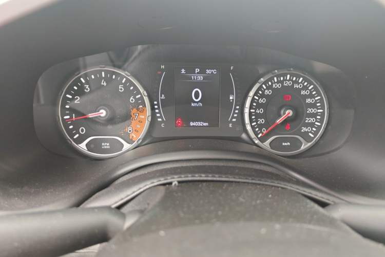 Used Jeep Renegade 2017 180T Automatic High-Energy Version Odometer Close Up
