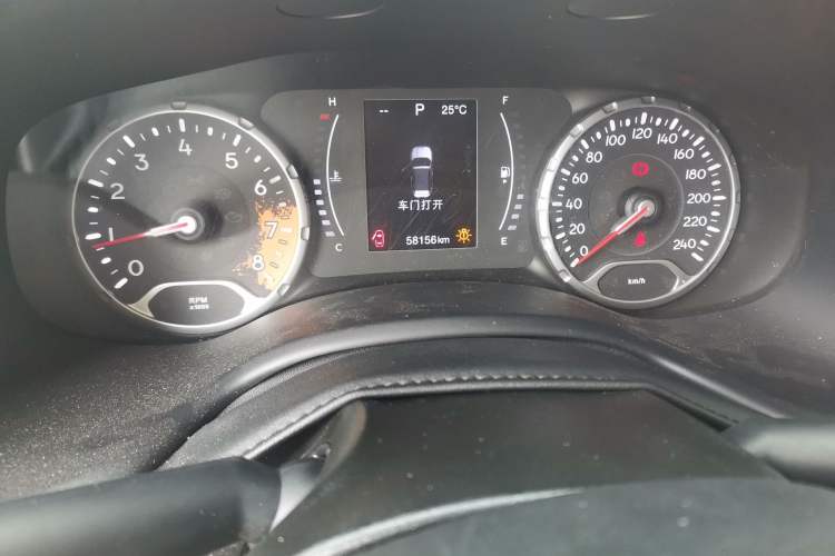 Used Jeep Renegade 2017 180T Automatic High-Energy Version Odometer Close Up