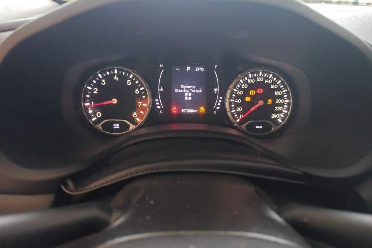 Used Jeep Renegade 2017 180T Automatic Jingneng Edition Odometer Close Up