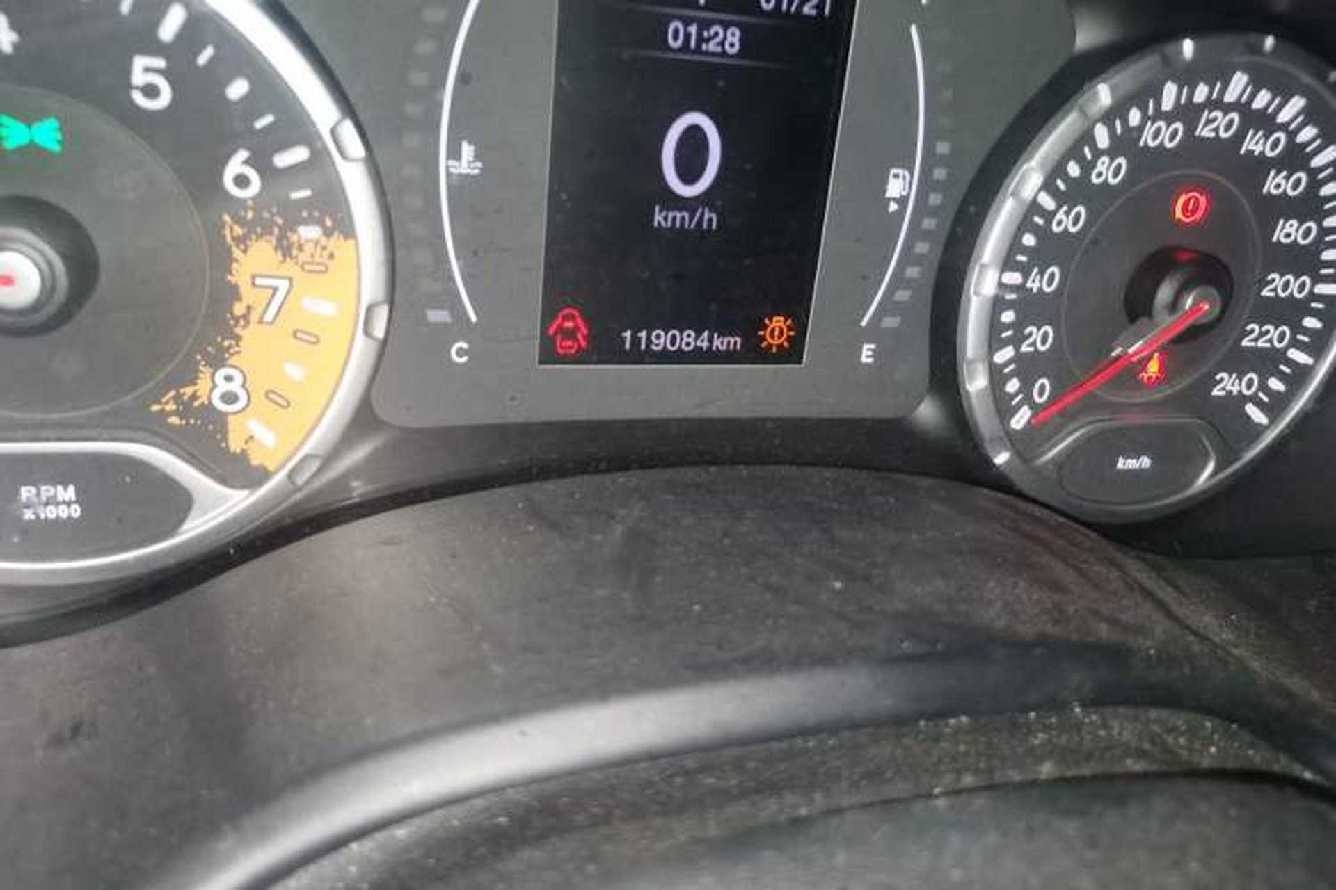 Used Jeep Renegade 2017 180T Automatic High-Energy Version Odometer Close Up