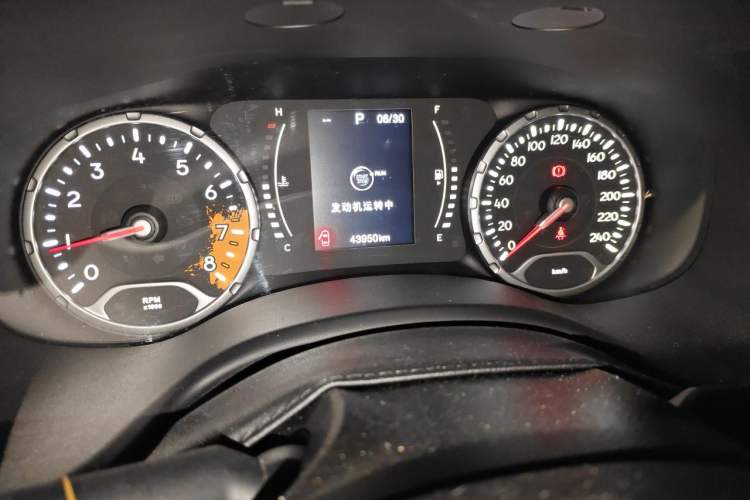 Used Jeep Renegade 2017 180TS Automatic Four-Wheel Drive Superior Edition Odometer Close Up