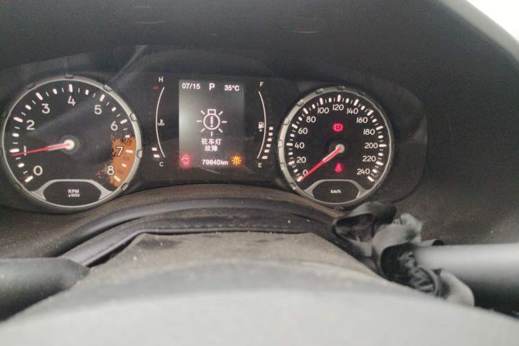 Used Jeep Renegade 2017 180T Automatic Jingneng Edition Odometer Close Up
