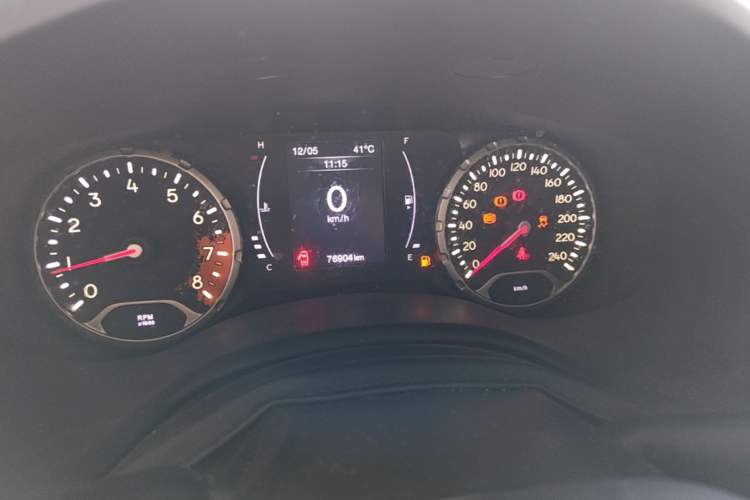 Used Jeep Renegade 2017 180T Manual Kinetic Edition Odometer Close Up