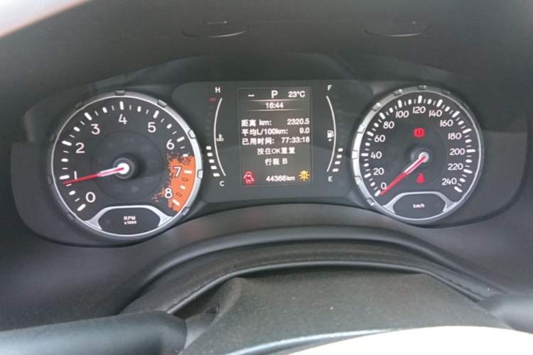 Used Jeep Renegade 2017 180T Automatic High-Energy Version Odometer Close Up