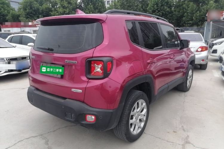 Used Jeep Renegade 2017 180TS Automatic Four-Wheel Drive Superior Edition Rear Right 45 Deg