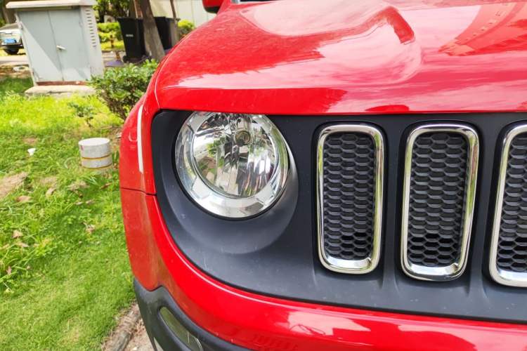 Used Jeep Renegade 2017 180T Automatic High-Energy Version Right Front Headlight