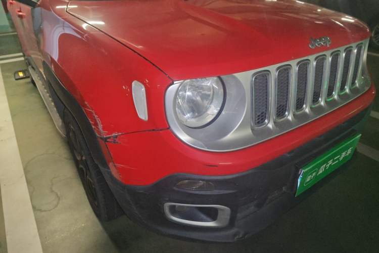 Used Jeep Renegade 2017 180TS Automatic All-Wheel Drive Versatile Edition Right Front Headlight