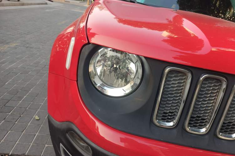 Used Jeep Renegade 2017 180T Automatic High-Energy Version Right Front Headlight