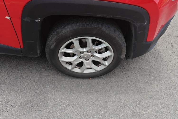 Used Jeep Renegade 2017 180T Automatic High-Energy Version Right Front Wheel Hub