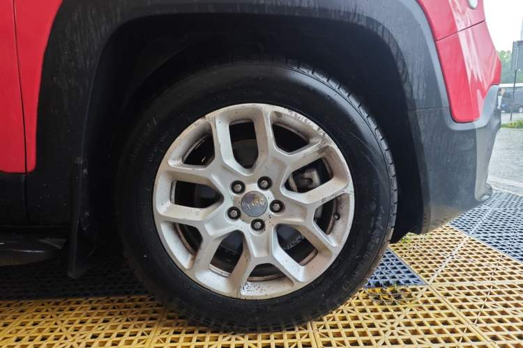 Used Jeep Renegade 2017 180T Automatic Jingneng Edition Right Front Wheel Hub