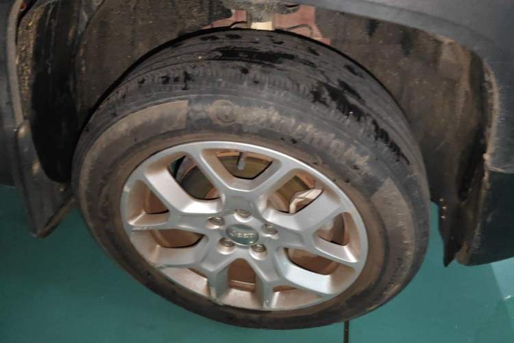 Used Jeep Renegade 2017 180TS Automatic Four-Wheel Drive Superior Edition Right Front Wheel Hub