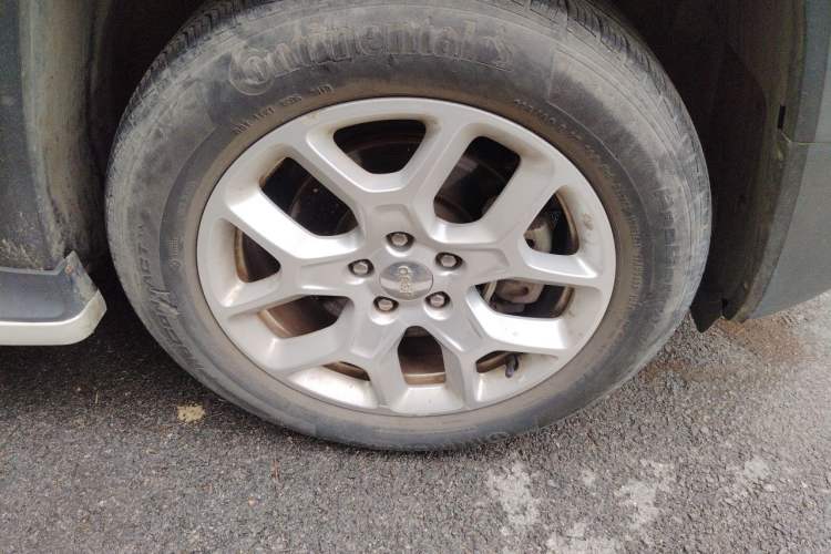 Used Jeep Renegade 2017 180T Automatic Jingneng Edition Right Front Wheel Hub