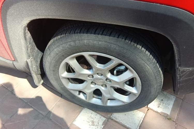 Used Jeep Renegade 2017 180T Automatic High-Energy Version Right Front Wheel Hub