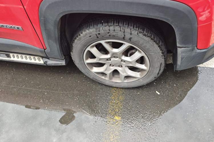 Used Jeep Renegade 2017 180T Automatic Jingneng Edition Right Front Wheel Hub