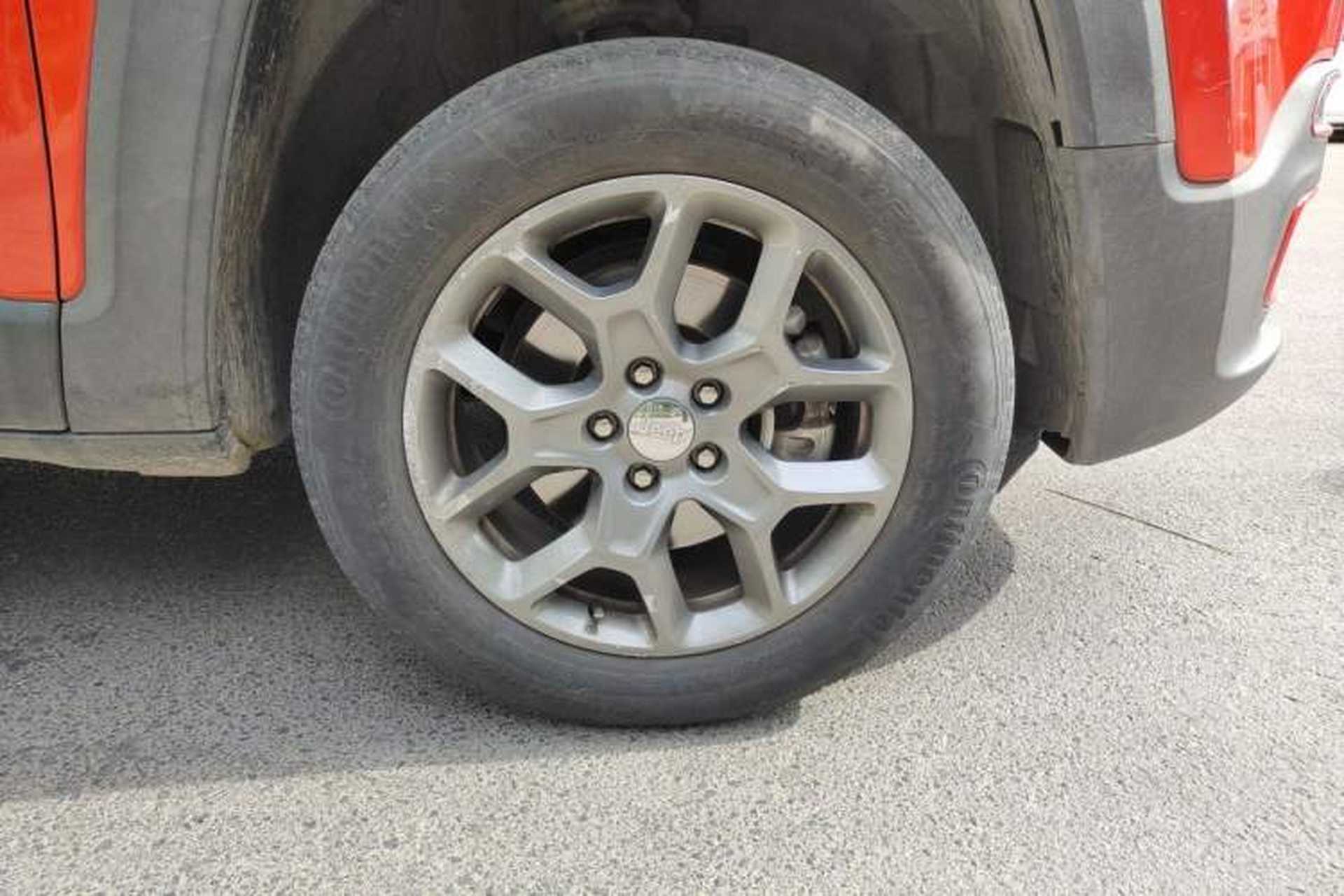 Used Jeep Renegade 2017 180TS Automatic Four-Wheel Drive Yue Neng Convertible Edition Right Front Wheel Hub