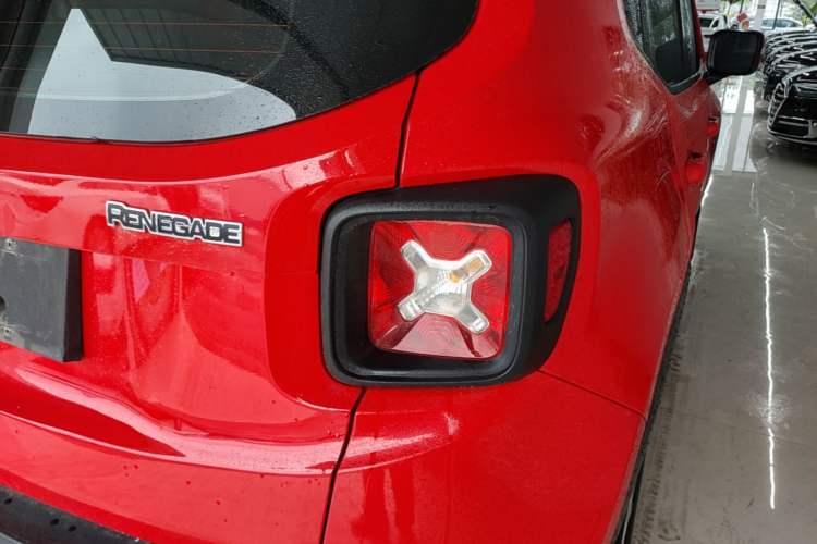 Used Jeep Renegade 2017 180T Automatic Jingneng Edition Right Rear Taillight